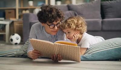 التعزيز الإيجابي في علاج تحليل السلوك التطبيقي (ABA) لتشجيع تطوير المهارات