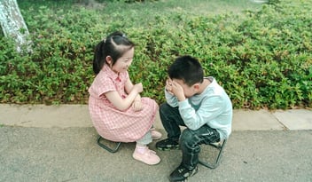 talking child has trouble socializing - hero